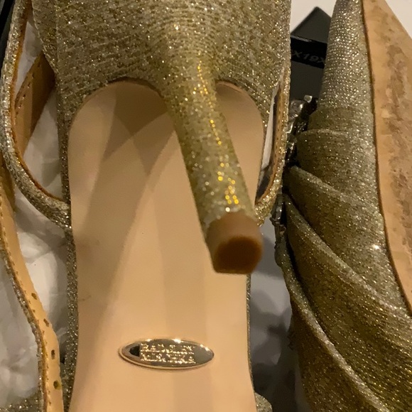 Badgley Mischka Nisha Heels - Picture 6 of 12